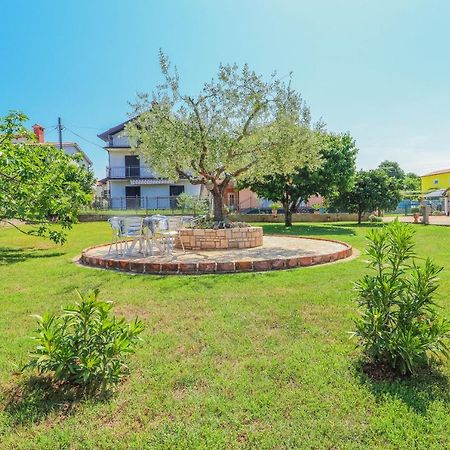 Pension Nina Umag Bagian luar foto