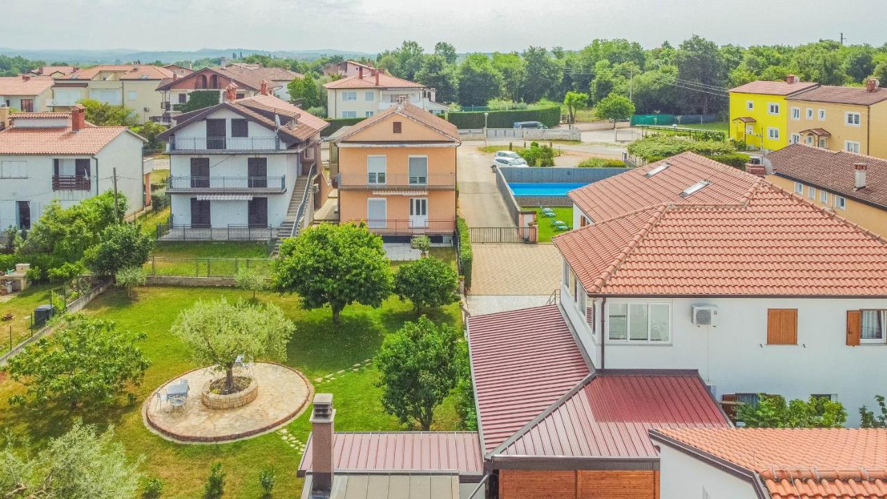 Pension Nina Umag Bagian luar foto