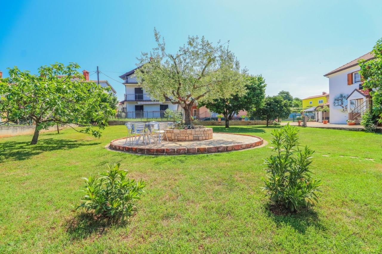 Pension Nina Umag Bagian luar foto