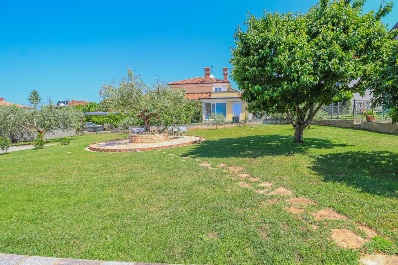 Pension Nina Umag Bagian luar foto