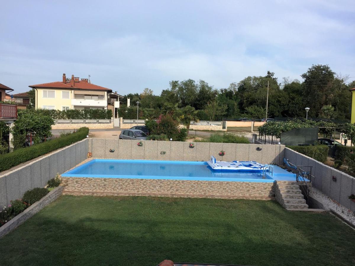 Pension Nina Umag Bagian luar foto