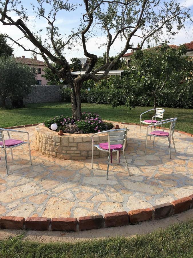 Pension Nina Umag Bagian luar foto