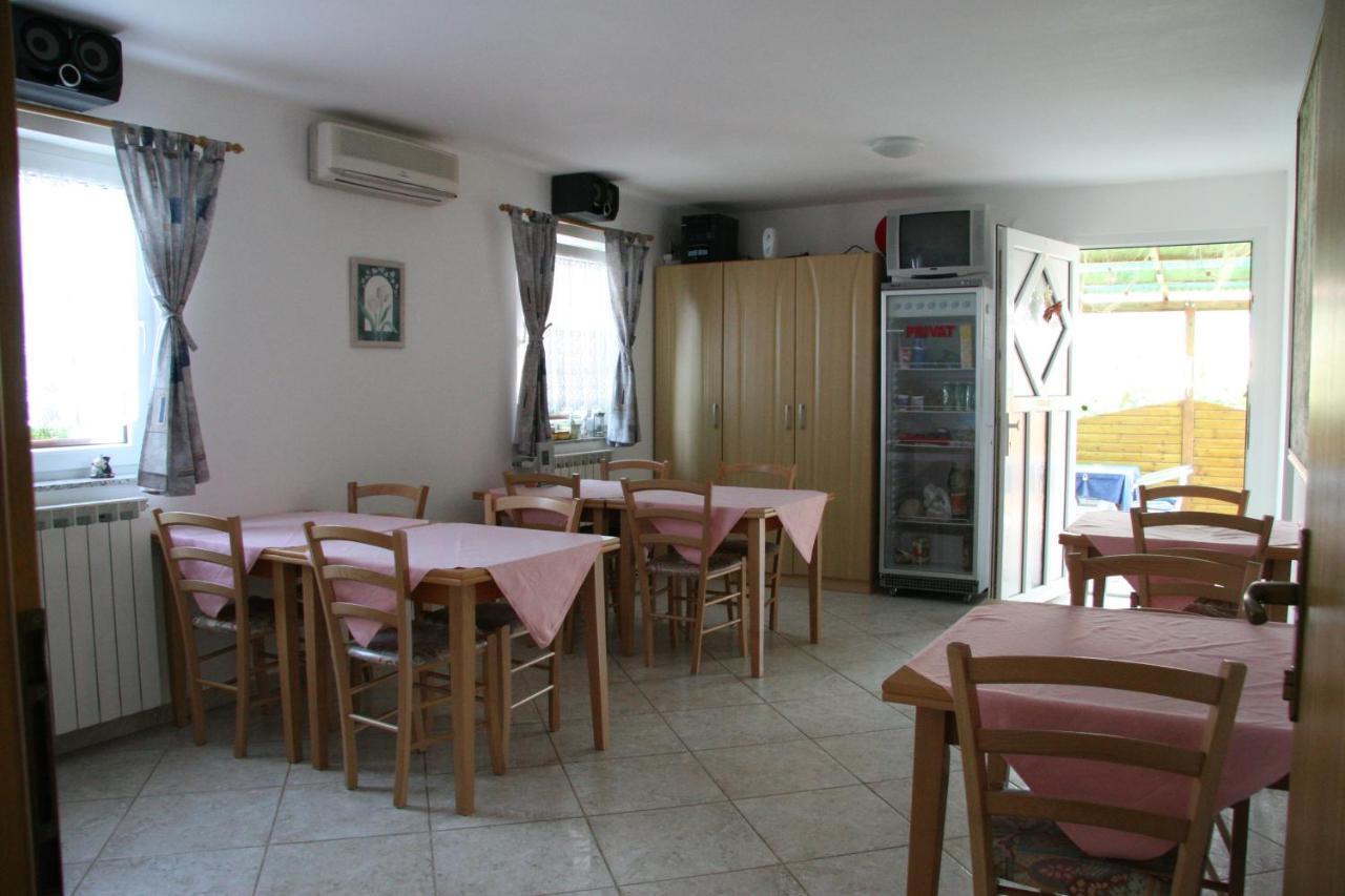 Pension Nina Umag Bagian luar foto