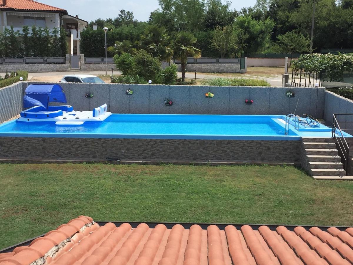Pension Nina Umag Bagian luar foto