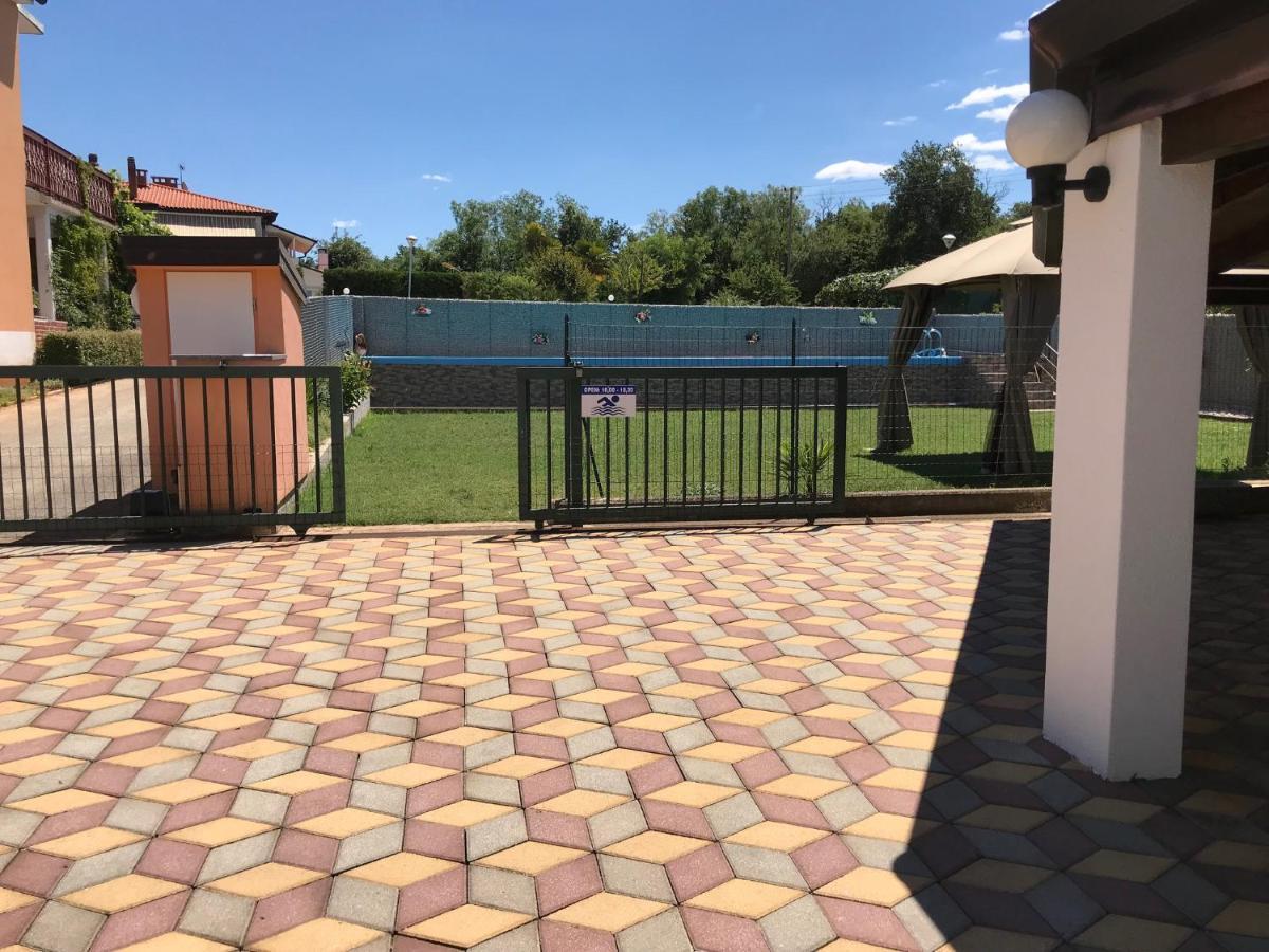 Pension Nina Umag Bagian luar foto